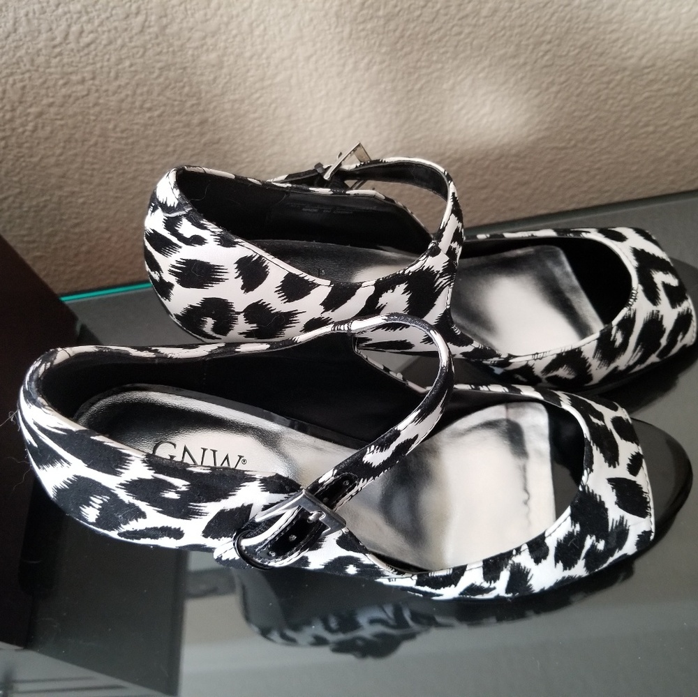 🐆GNW animal print high heels 🐾 (Firm on price) - Picture 4 of 5